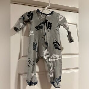 $10 ADD ON Nike‎ footie baby boy one piece zipper 3M 3-6M onesie bodysuit
